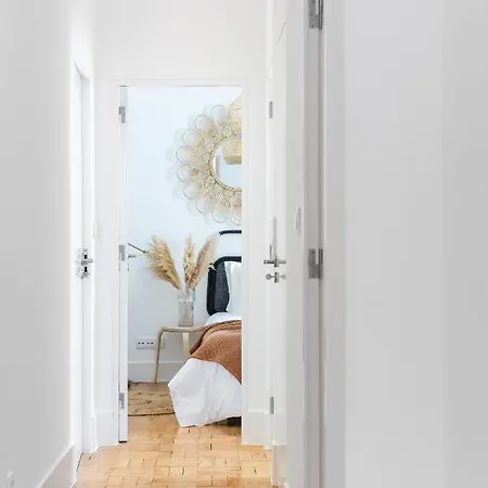 Apartment Casa Boma - Spacious And Contemporary - Campo Ii Lisbon