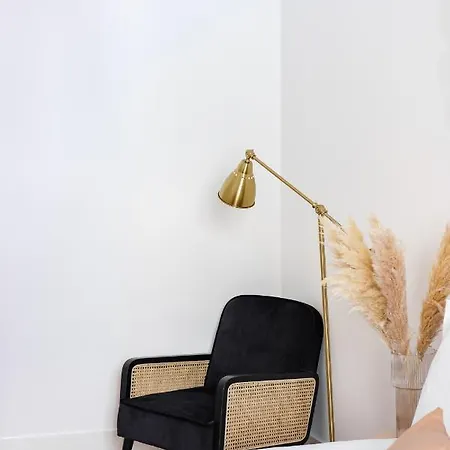 Apartment Casa Boma - Spacious And Contemporary - Campo Ii Lisbon